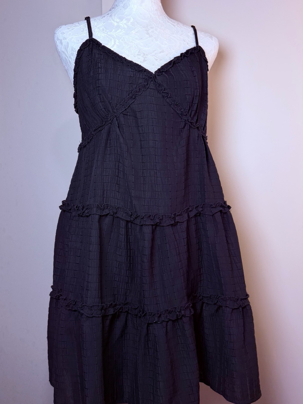 Women's Black Tiered Spaghetti-Strap Midi Dress